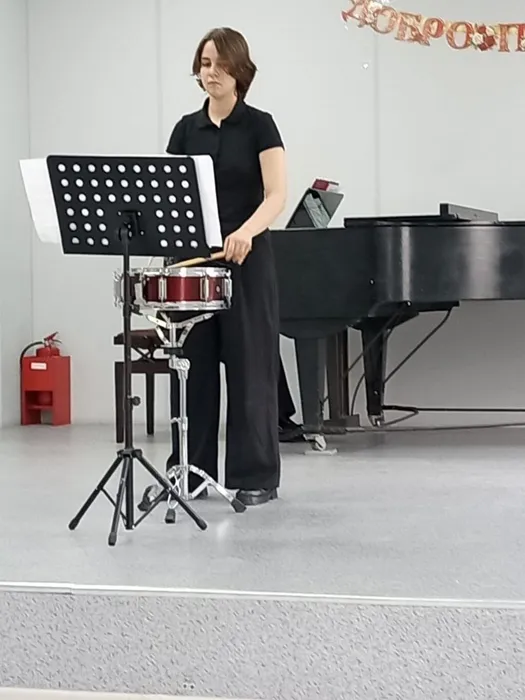nenE-uMyEAI